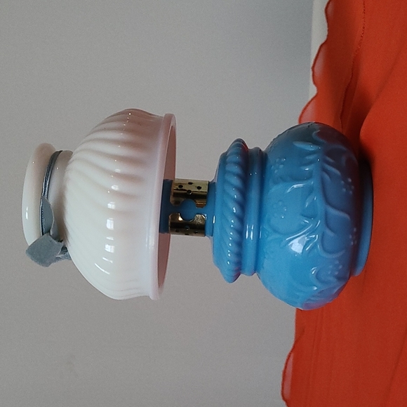 AVON Courting Lamp Decanter! Men's Elusive Cologne Full Bottle!! - Picture 4 of 13